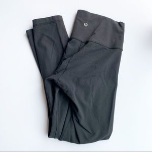 Black Lululemon Leggings 25”  Size 6